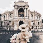 Картина по номерам Девушка у оперы (Brushme GX29293)